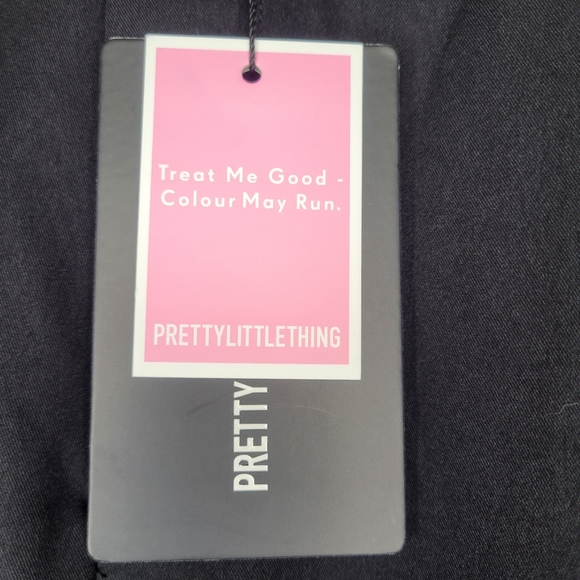 PrettyLittleThing Shape Black Buckle Detail Cargo Wide Leg Pants, Size 14 - Picture 6 of 16